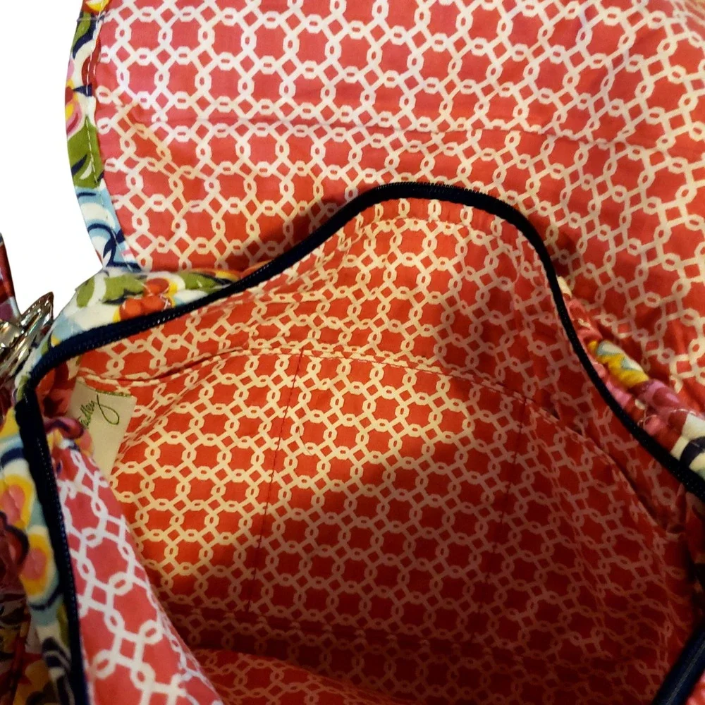 Vera Bradley crossbody bag‎ floral print adjustable strap zip pockets summer